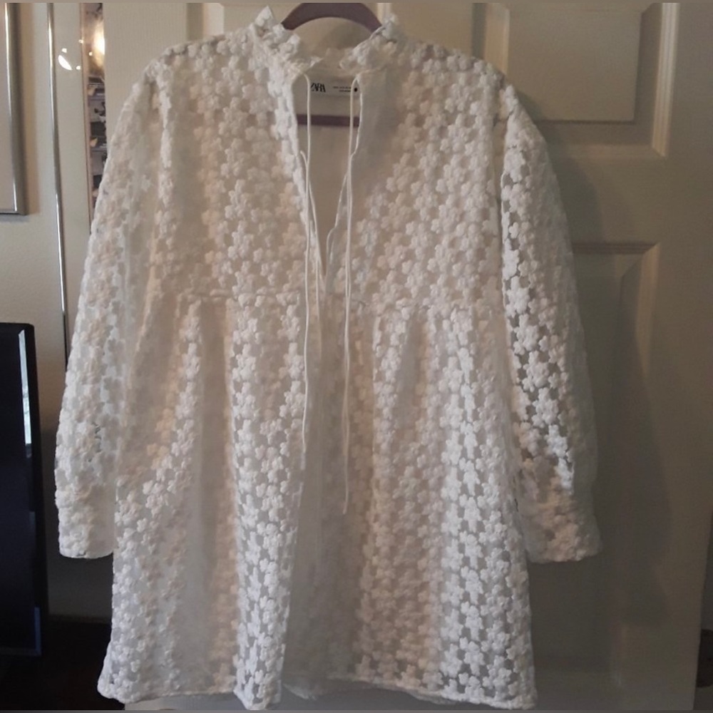 Zara Spectacular Textured Lace, White Mini Dress, Size S - Picture 5 of 10